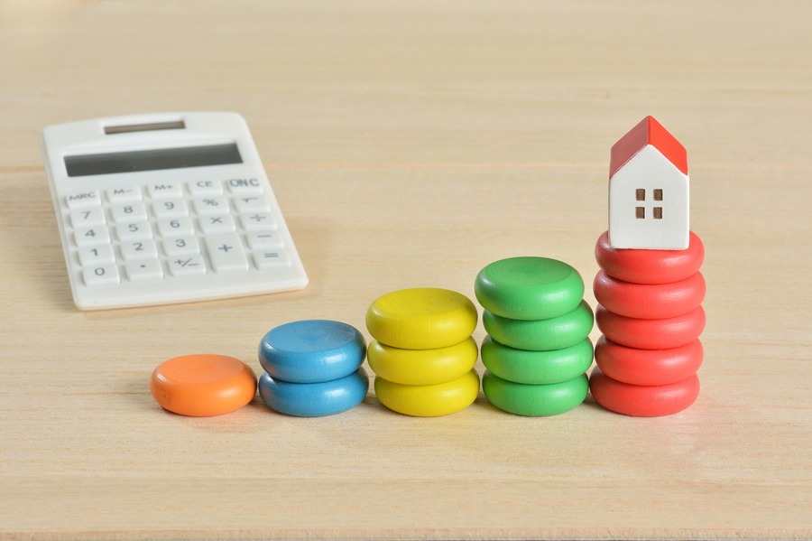 住宅ローンの固定金利は長期金利と、変動金利は短期金利と連動している