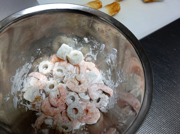「ちくわ」で食費高騰を乗り切る！　筆者が実践している簡単「ちくわのかさましレシピ」3選