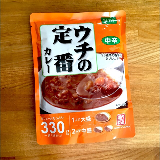 ダイソーのレトルトカレーは100円で2人前の大容量！　高コスパカレーの食べ比べレポート