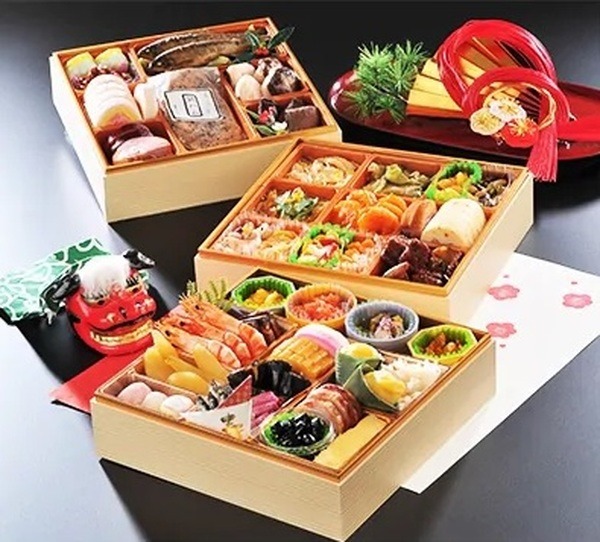 京都府福知山市　福知山市三段重特製おせち料理「美味彩々」300食限定！