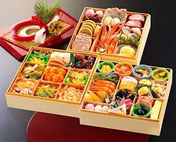 愛媛県鬼北町　熟成キジ料理入り三段重特製おせち「鬼の幸の贈り物」400食限定！