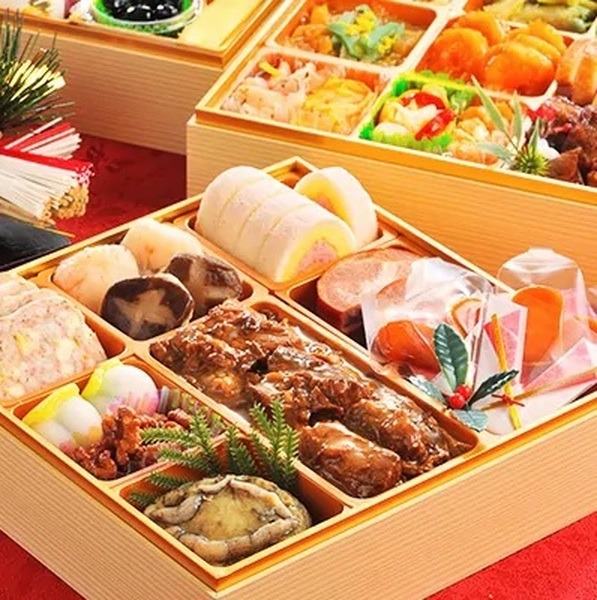 長崎県佐世保市　佐世保市三段重特製おせち料理「海風のめぐみ」300食限定！