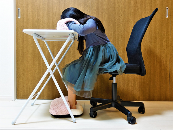 セットで準備しておけばデスクでお昼寝したいときも快適