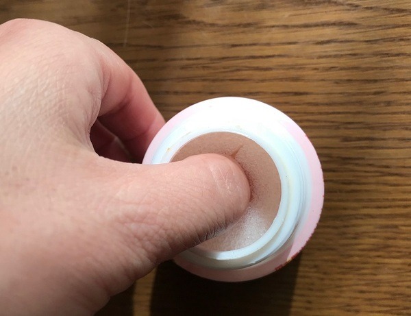 ダイソーの除光液を試してみた【その1】　再販開始！ 超人気商品「ネイルキッス」の実力やいかに？