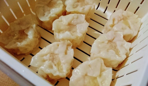【100均あったかお料理グッズ】レンチン時短アイテムからオシャレなスキレットまで　お手軽6種を大調査