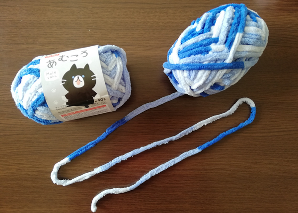【ダイソー】人気のふわもこ毛糸「あむころ」で「防寒グッズ」をハンドメイド！　編み物初心者夫婦がチャレンジしてみました。