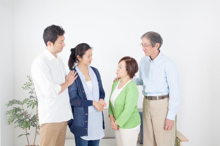 両親などへの挨拶は婚約が立証しやすい