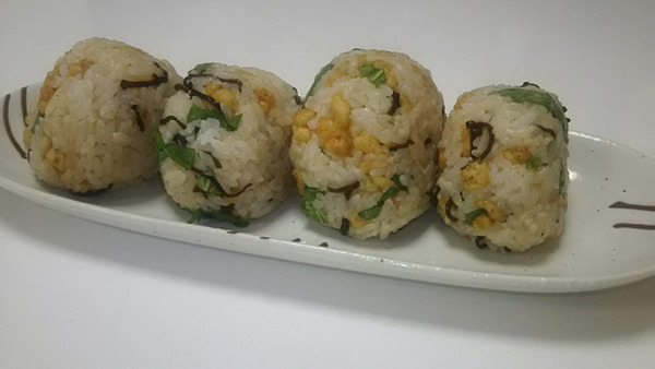 塩昆布を使ったおしゃれコラボおにぎり