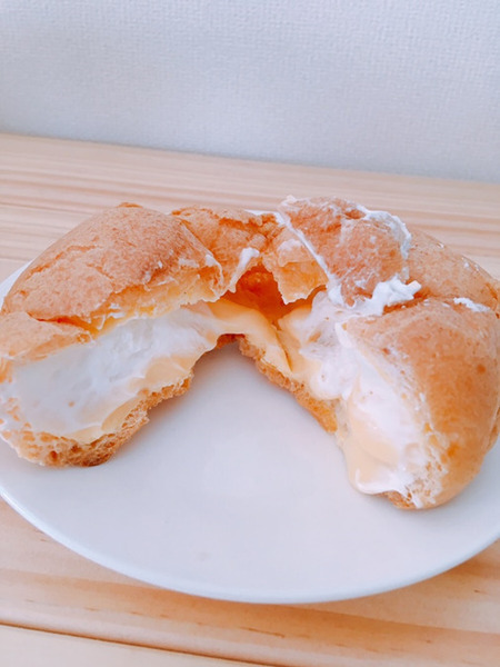 とろっとなめらかなカスタードと生クリームがぎっしり
