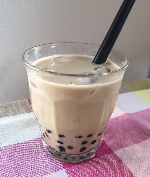 牛乳150mLを注いで混ぜたら完成