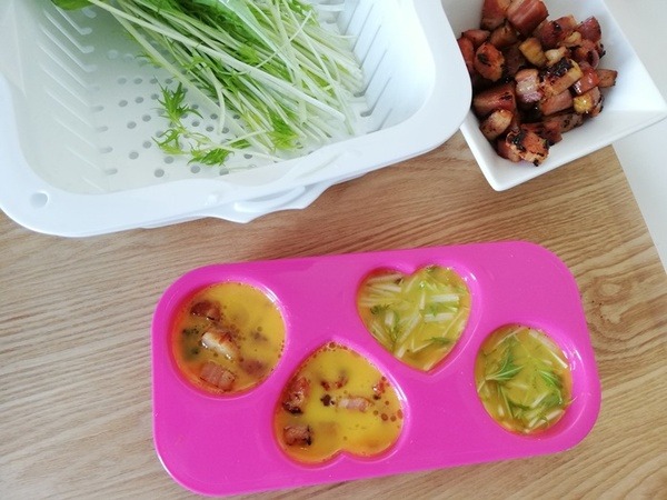 炒りベーコンと水菜をそれぞれ入れてみました