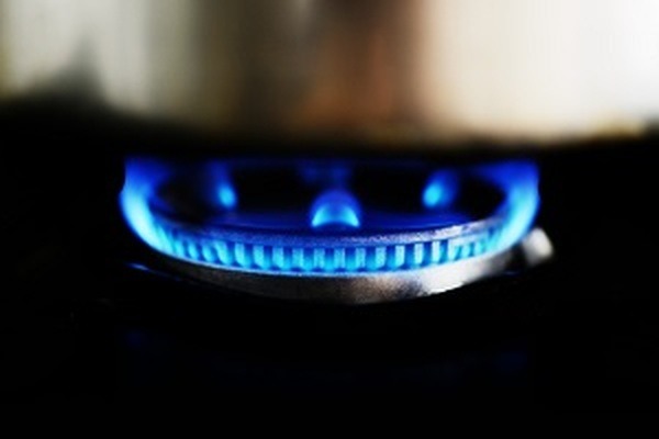 年収300万円未満でも貯金できる　一人暮らしの光熱費節約術6つ