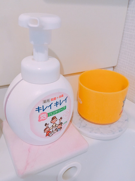 せっけんやボトル、コップ置きとしても