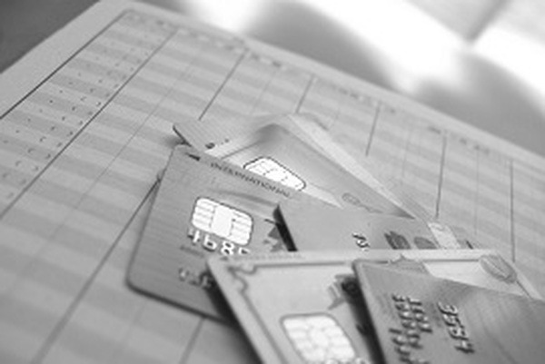 ポイント高還元率でもクレジットカード会社が絶対損しない秘密