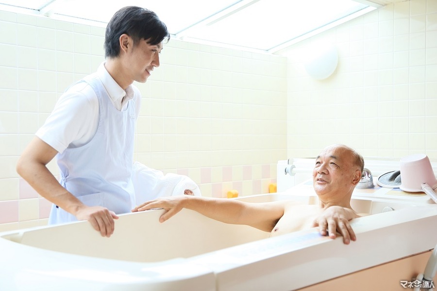 介護保険の「入浴サービス」で介護負担を軽減　利用できる「入浴方法」と「費用」