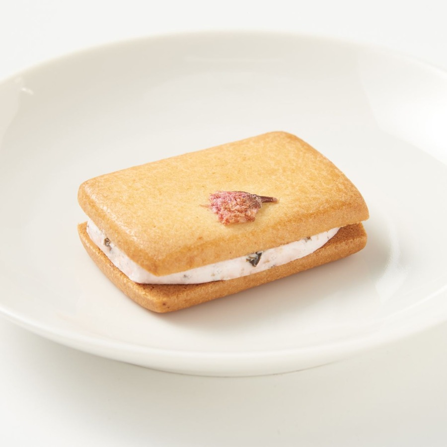 桜のクリームサンドクッキー