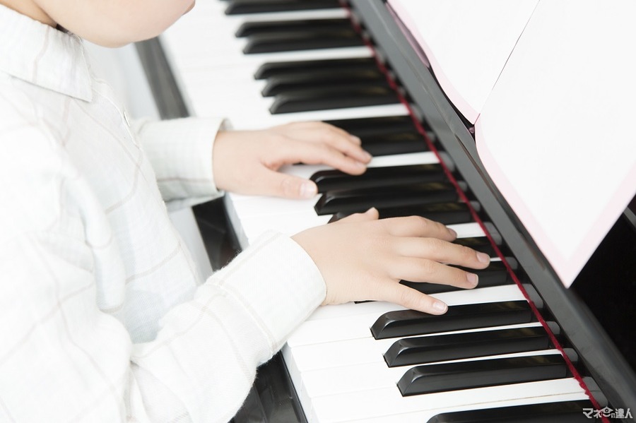 子どもには「ピアノ」を習わせるべきか？　始める時期、かかる費用、脳科学者も勧める理由