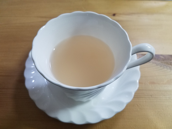りんごの皮でつくるアップルティー