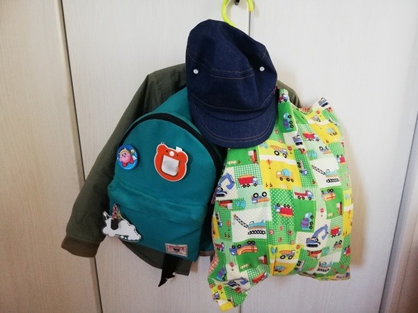 子ども用おでかけハンガー使用例