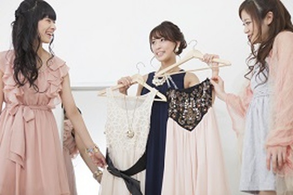 レンタルもあり？　節約したい女性を悩ませる「衣服代」を削るには？