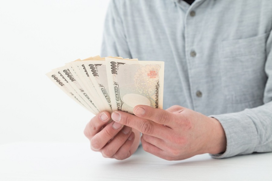 お金との付き合い方の原則：収入の範囲内での生活と無借金