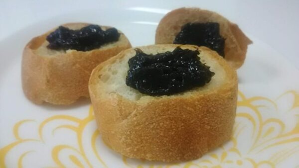 カリカリに焼いたバゲットにぬってもおいしい