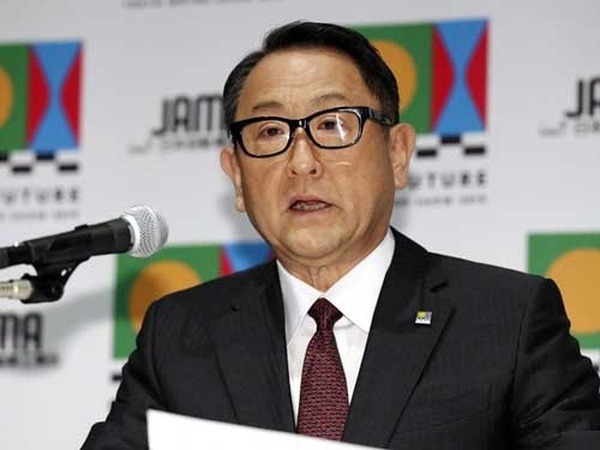 日経ビジネスよりトヨタ社長の豊田氏写真は共同通信社
