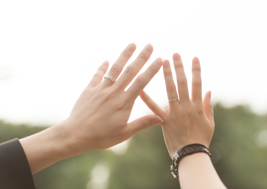 配偶者を扶養に入れる