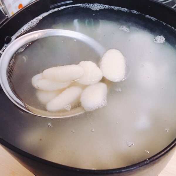 塩を加えたお湯で2分くらい茹でるだけ