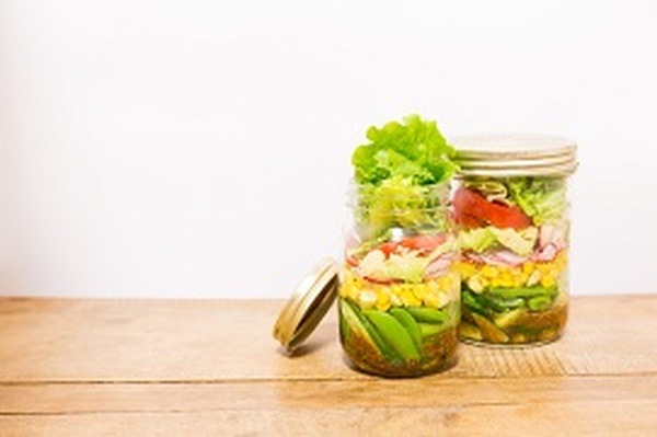放置されたメイソンジャーの活用方法を探る！　サラダ以外の使い道8つ