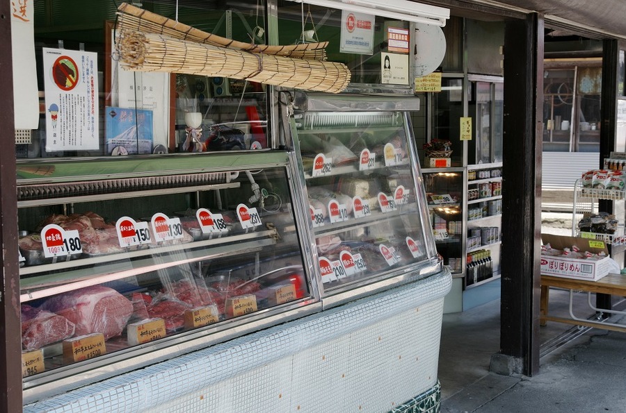 町の商店ならば間に入る業者が少ない