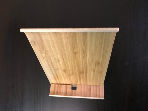 【IKEA】木製のスマホホルダーが格安　199円～499円の3商品をご紹介