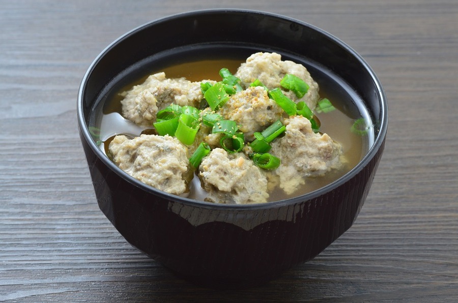 魚のすり身をスープに