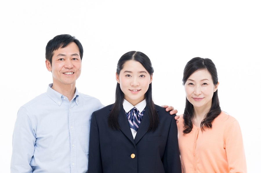 高校卒業くらいの子供がいる