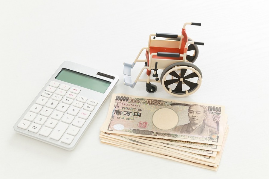 車いすとお金