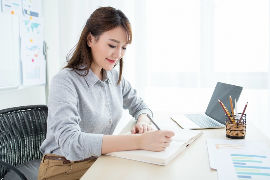 秘書は誰でもできる単発バイトの1つ