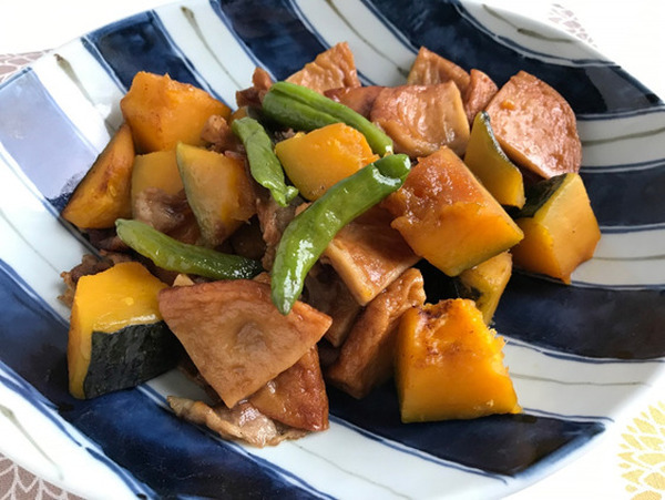 しょうゆ味がおいしい豚肉とかぼちゃの煮物
