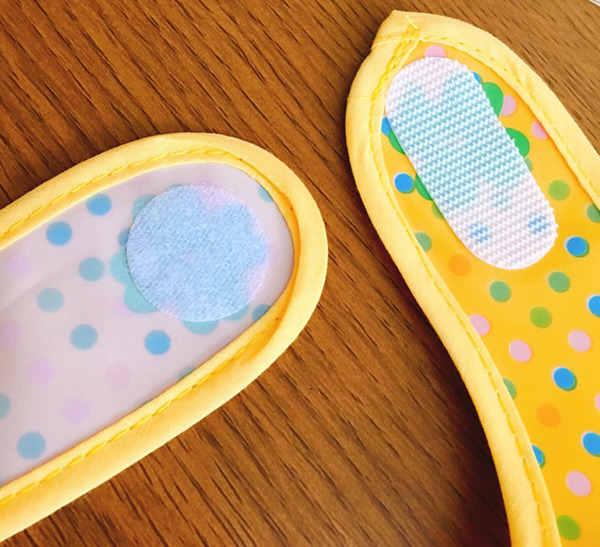 両面テープがついていてワンタッチ
