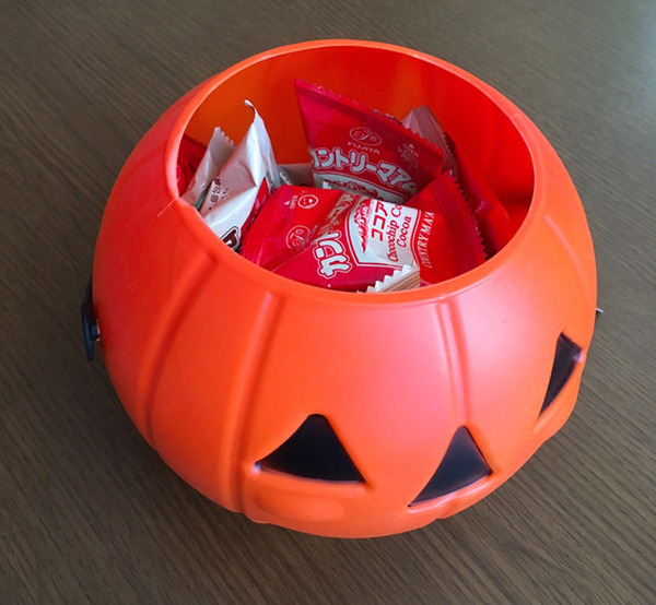 存在感満載のハロウィンバケツ