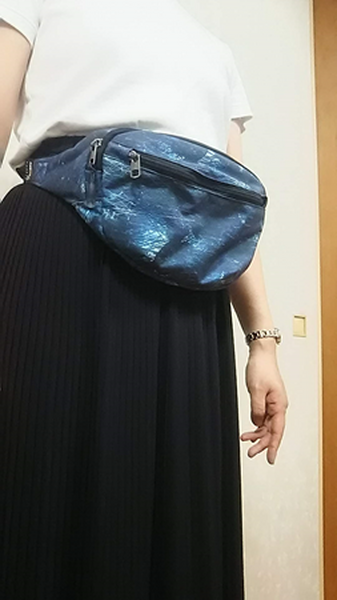 ブルーは、比較的どのような服にも合います