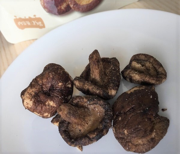 まるごとしいたけスナックの中身