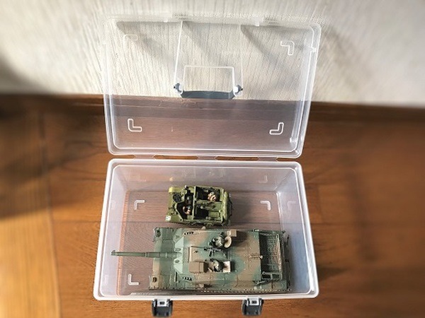 幅と高さがあるので、35分の1スケールの戦車も入ります