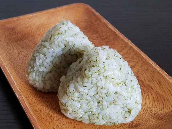 煎茶でおにぎり