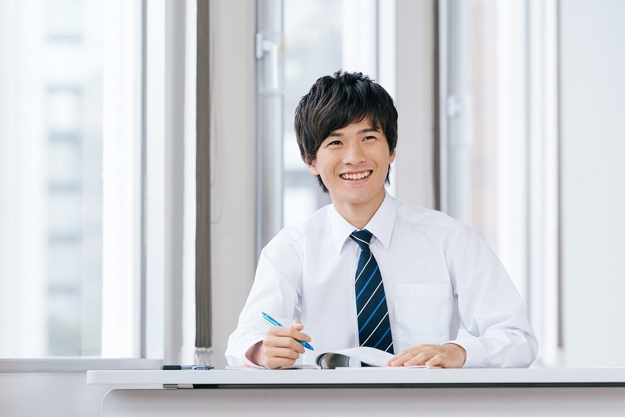 遺族基礎年金は、子どもが18歳に到達する年度末まで受け取れる
