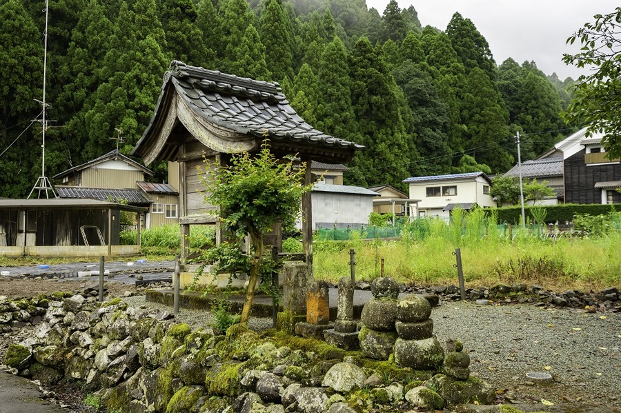 他人のご先祖様がついてる土地