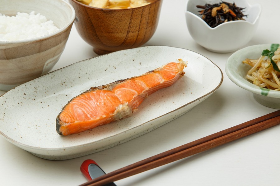 節約でメインが一つの食事にしましょう