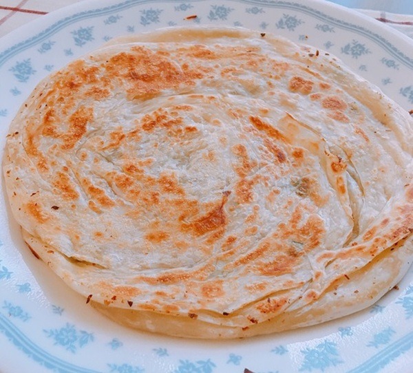 躊躇せずに思いっきりヘラでたたきましょう