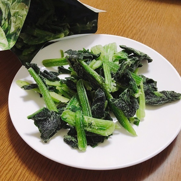 カットほうれん草の中身