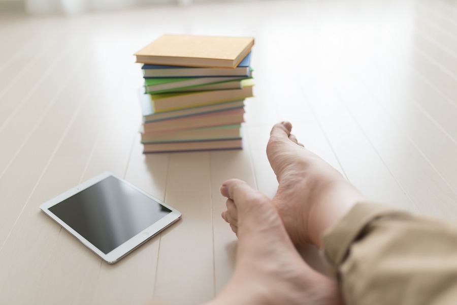 電子書籍 VS 紙の本　書籍代を節約したい人が選ぶべきなのはどっち？