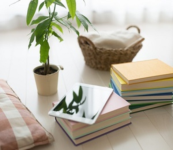 電子書籍 VS 紙の本　書籍代を節約したい人が選ぶべきなのはどっち？